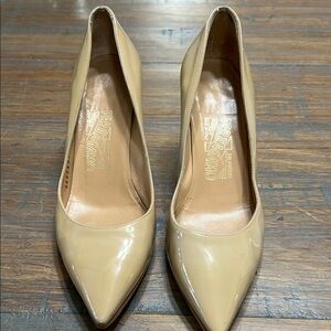 Salvatore Ferragamo Tan Heels Classic Pointed-Toe Pumps Size 6